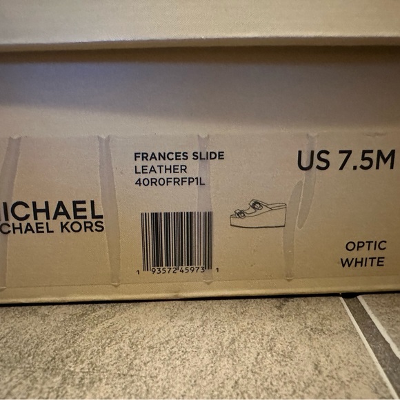 Michael Kors Frances Slide Leather,7.5 US. White, silver & crystal design. New - Picture 3 of 3
